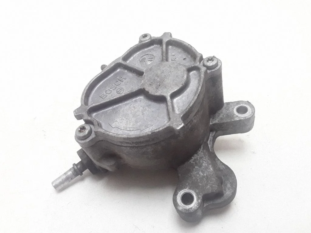 Vacuum pump – Volvo V50 (2004-2007)
