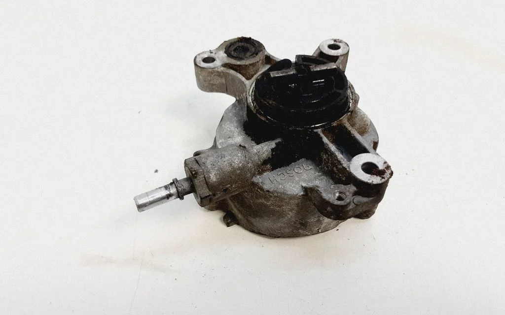 Vacuum pump – Volvo V50 (2004-2007)