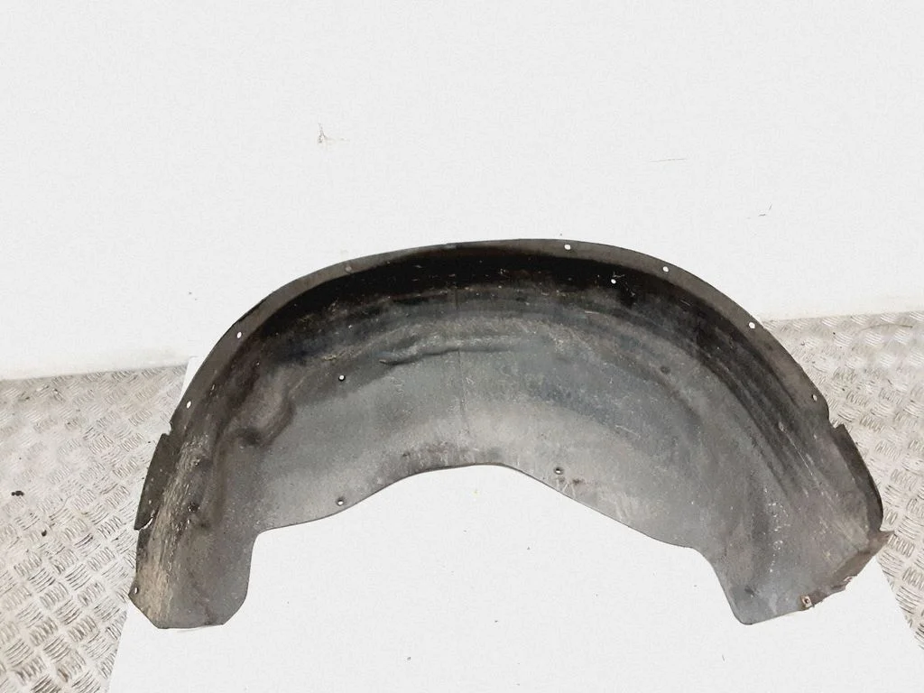 Rear arch fender liner splash guards – right
