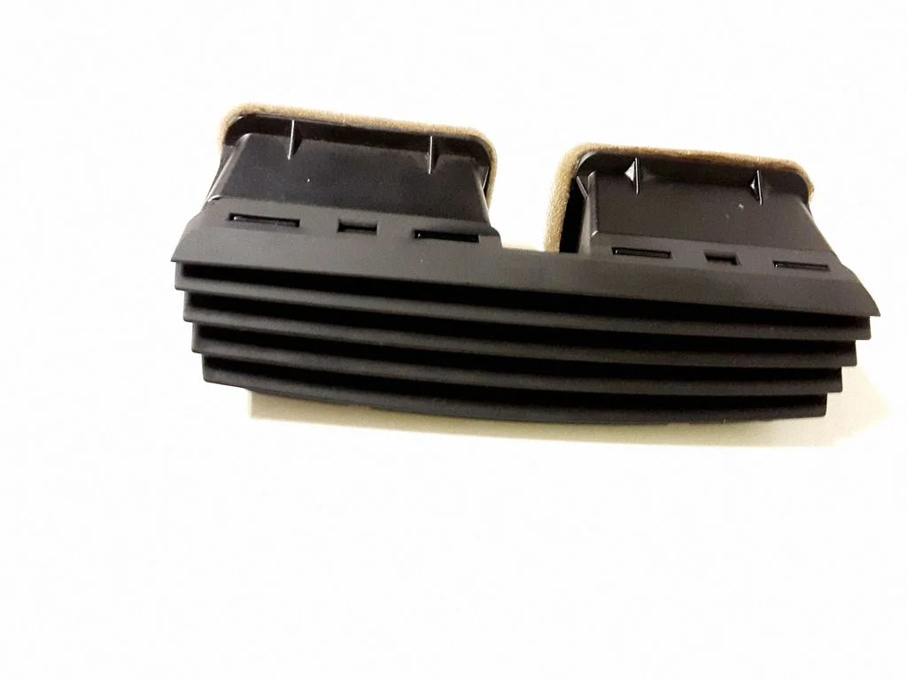 Dash center air vent grill – Mercedes-Benz S-Class W221 (2005-2013)