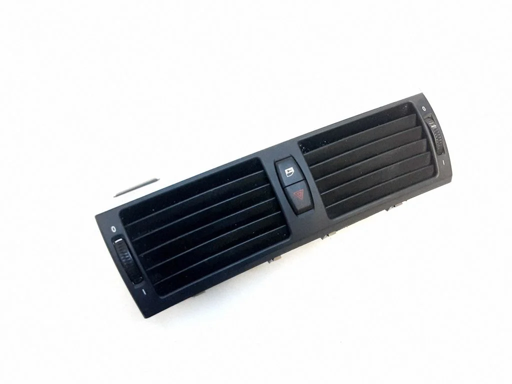 Dash center air vent grill – BMW X5 E70 (2006-2013)