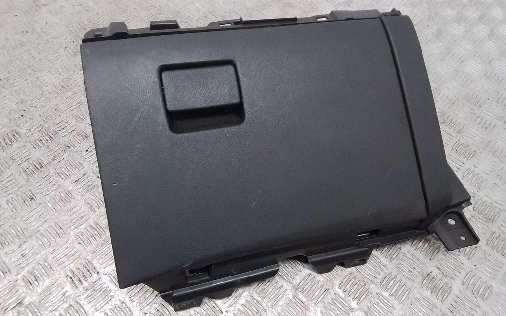Glove box KB7W64261