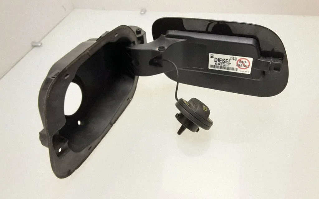 Fuel tank cap – Volkswagen Touareg II (2010-2018)