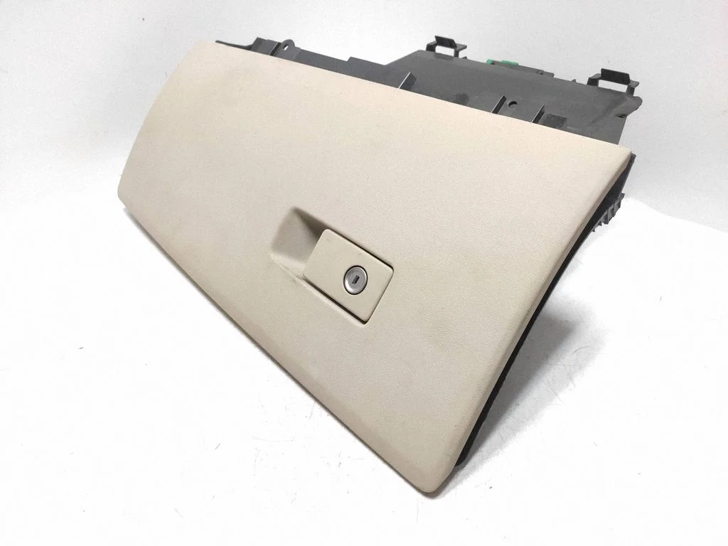 Glove box – Volvo XC70 (2008-2013)