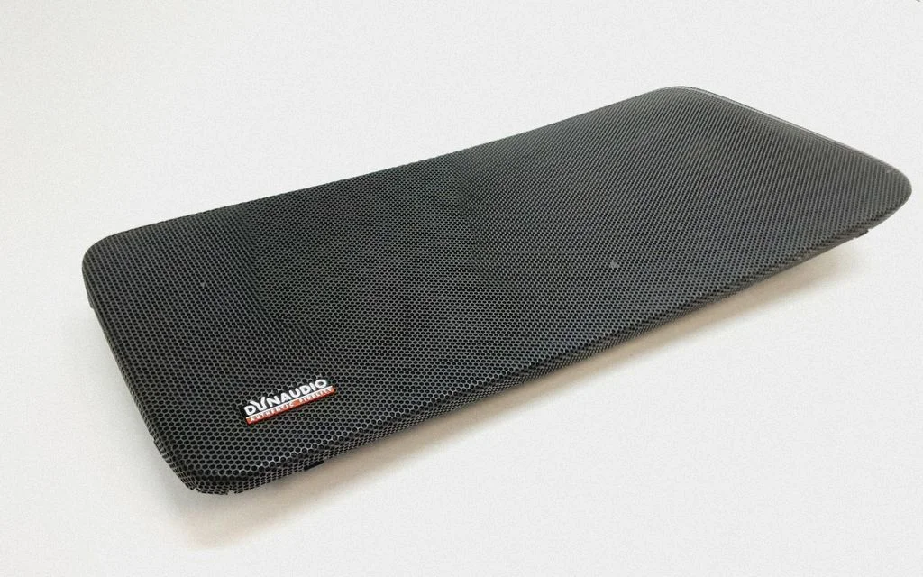 Armatuurlaua keskkõlari kate – Volvo S80 (2007-2013)