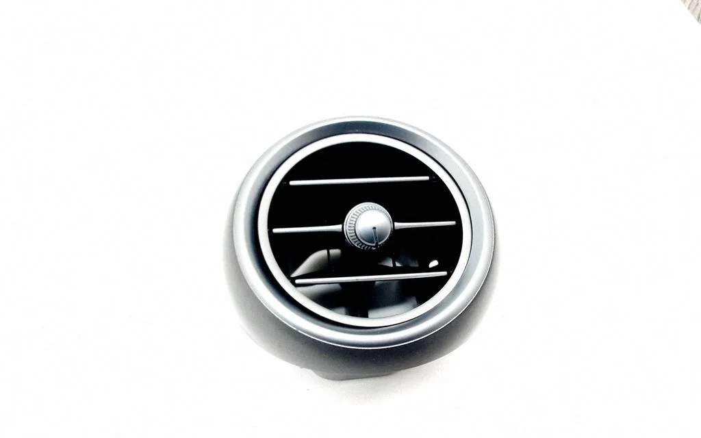 Armatuurlaua õhutusresti kate – Mercedes-Benz C-klass W205 (2014-2021)