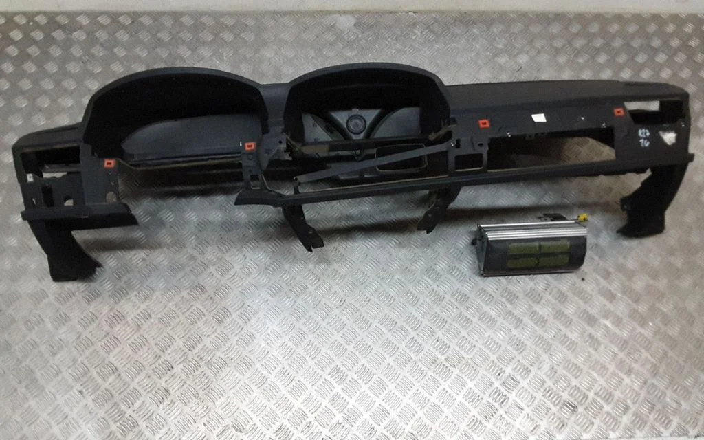 Deska rozdzielcza 70024159