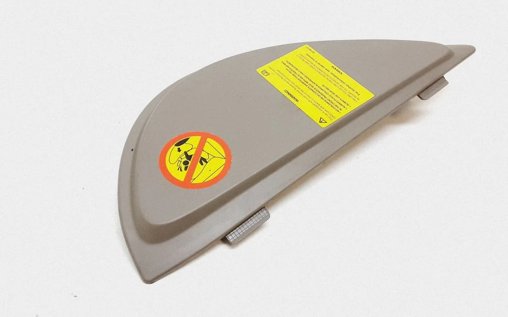 Dashboard side end trim 30722571