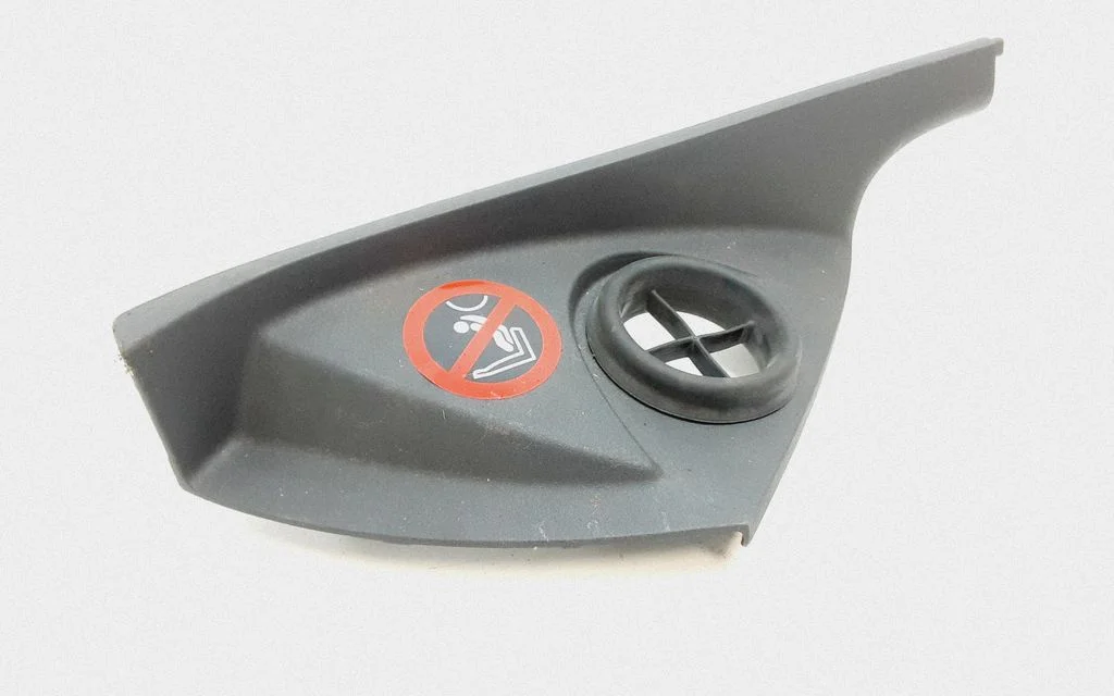 Dashboard side end trim 30672383