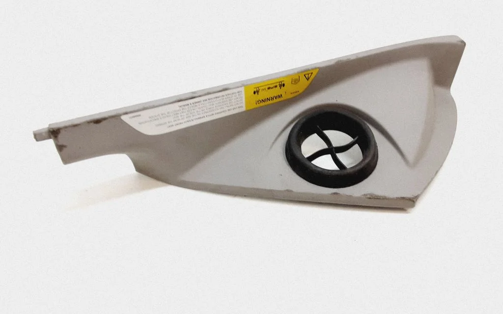 Dashboard side end trim 30672382
