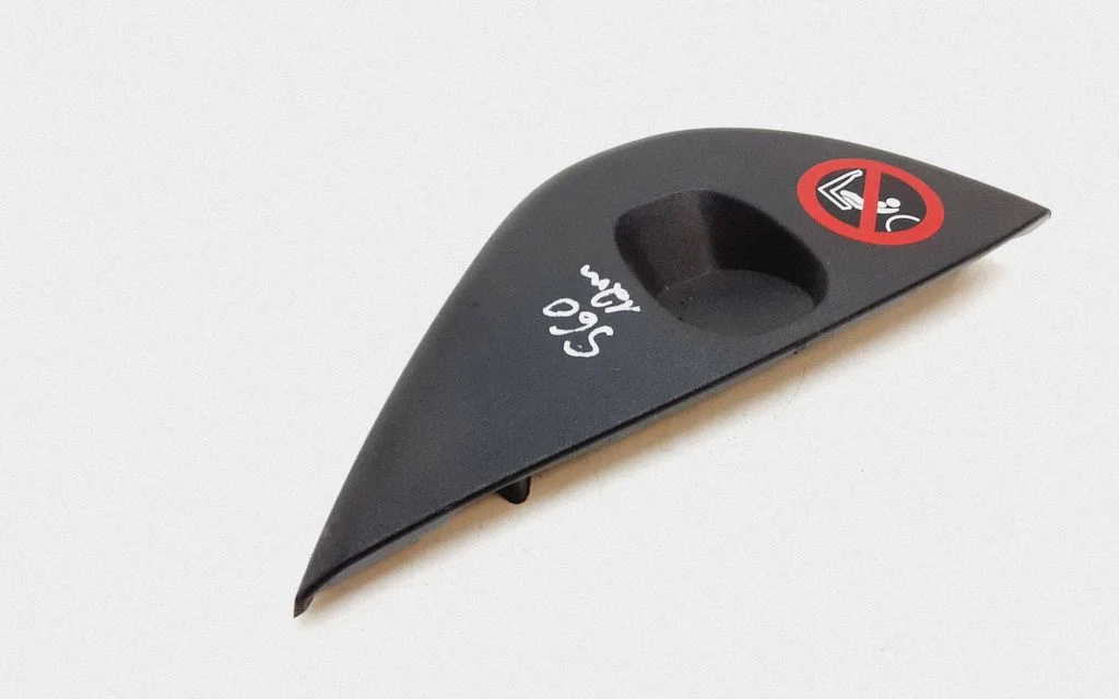 Dashboard side end trim 30791680