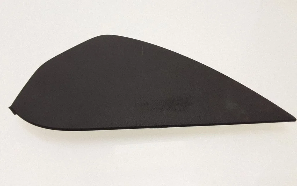 Dashboard side end trim – front left