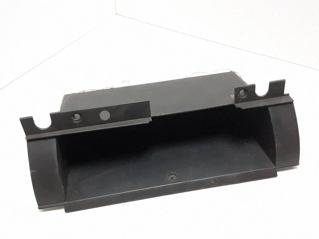 Glove box