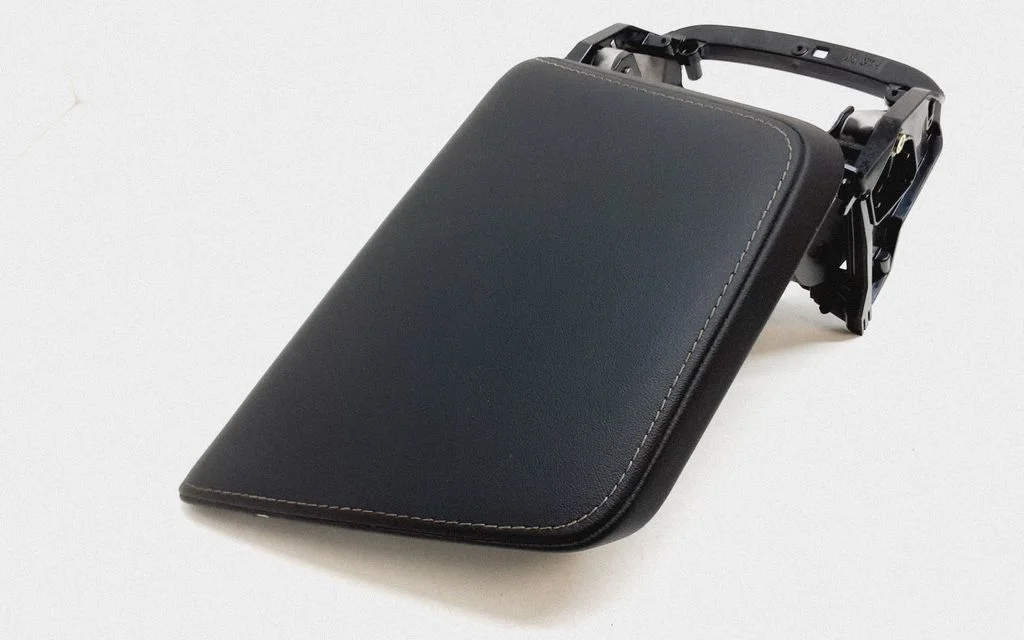 Armrest 32260985