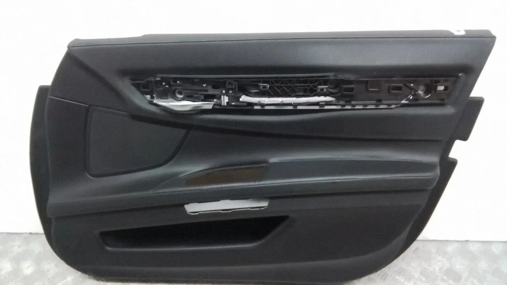 Front door card panel trim – front right