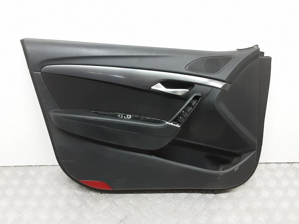 Boczek drzwi przednich 823033ZJP1