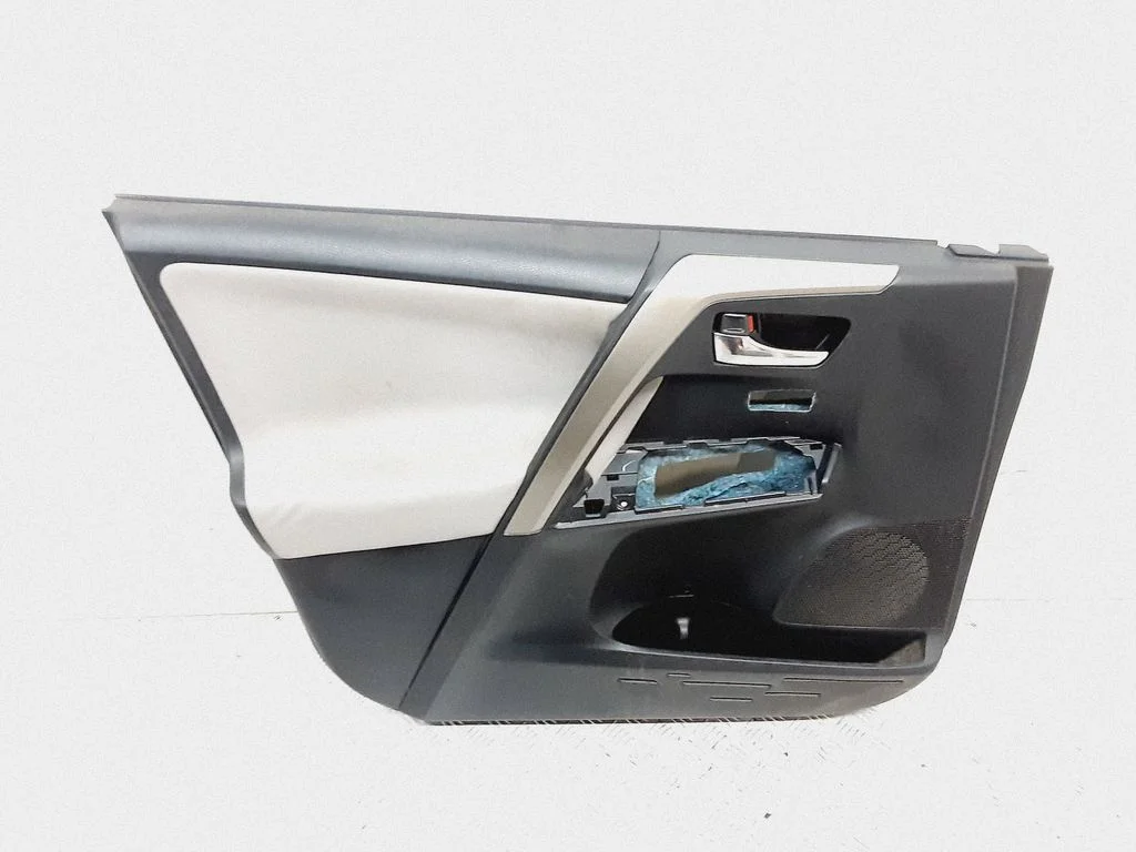 Eesmiste uste sisevooder – Toyota RAV 4 (XA40) (2012-2018)
