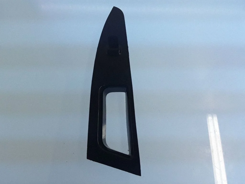 Pozostałe elementy tapicerki drzwi przednich – Ford Fusion II (2013-)