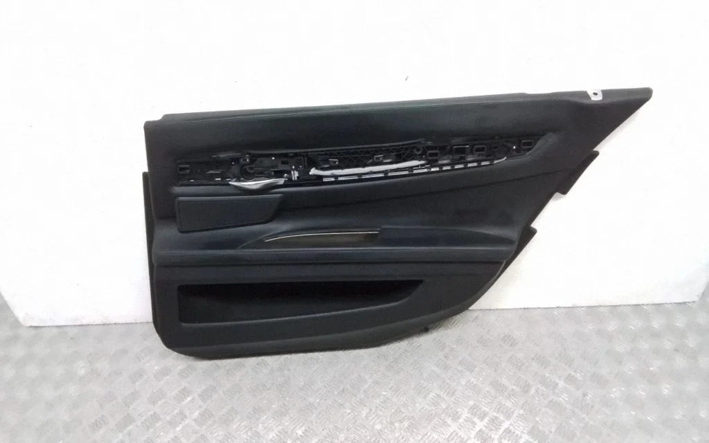 Rear door card panel trim – rear right
