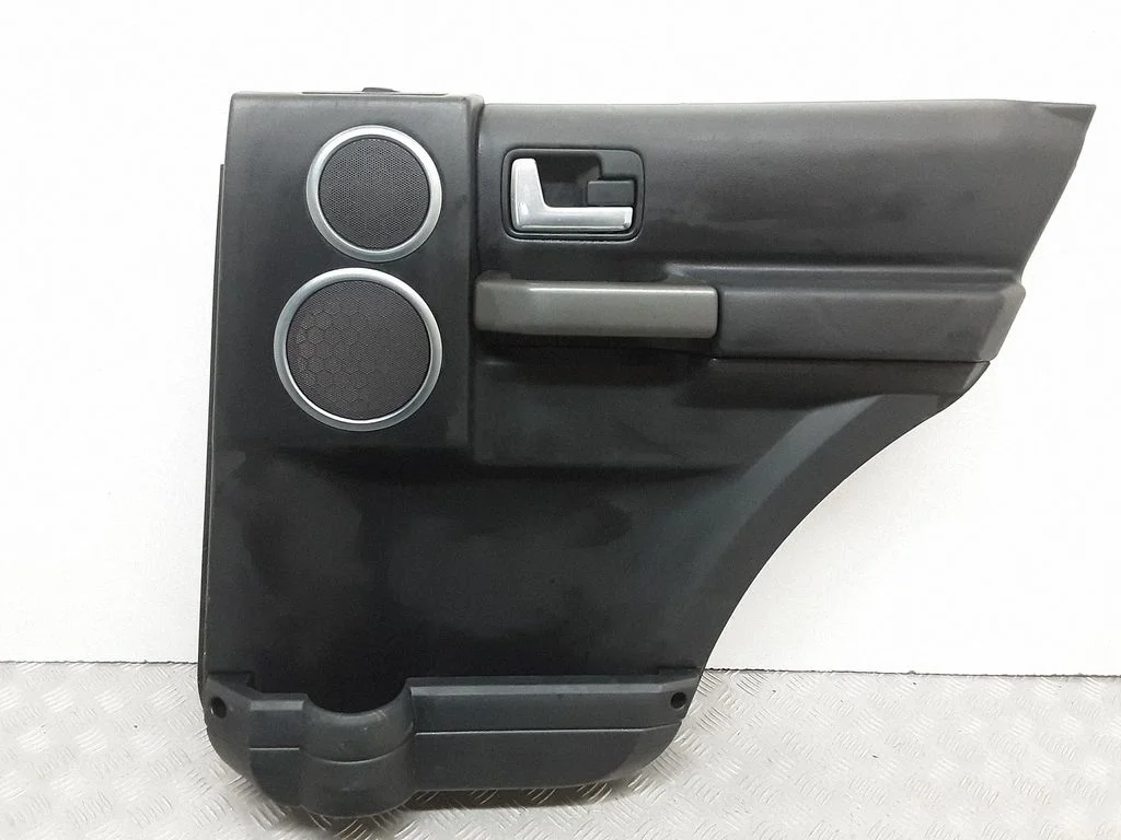 Boczek drzwi tylnych DDC500061