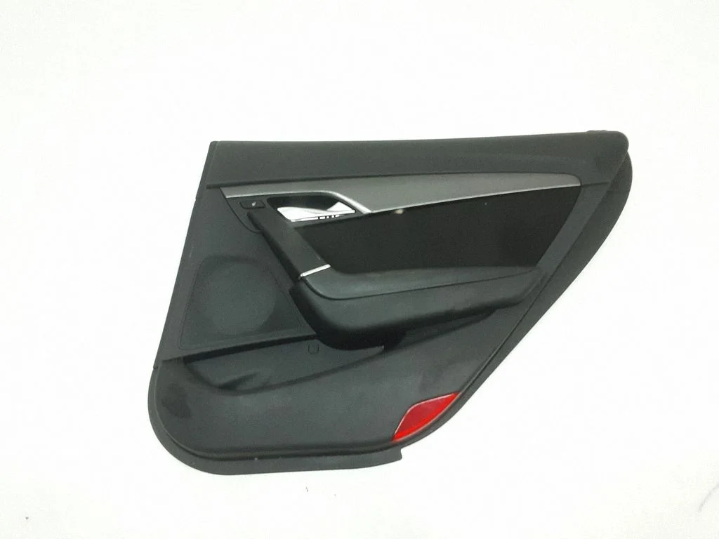 Rear door card panel trim – rear right