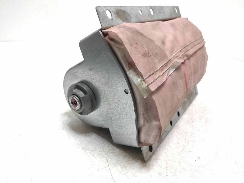 Passenger airbag 8686592