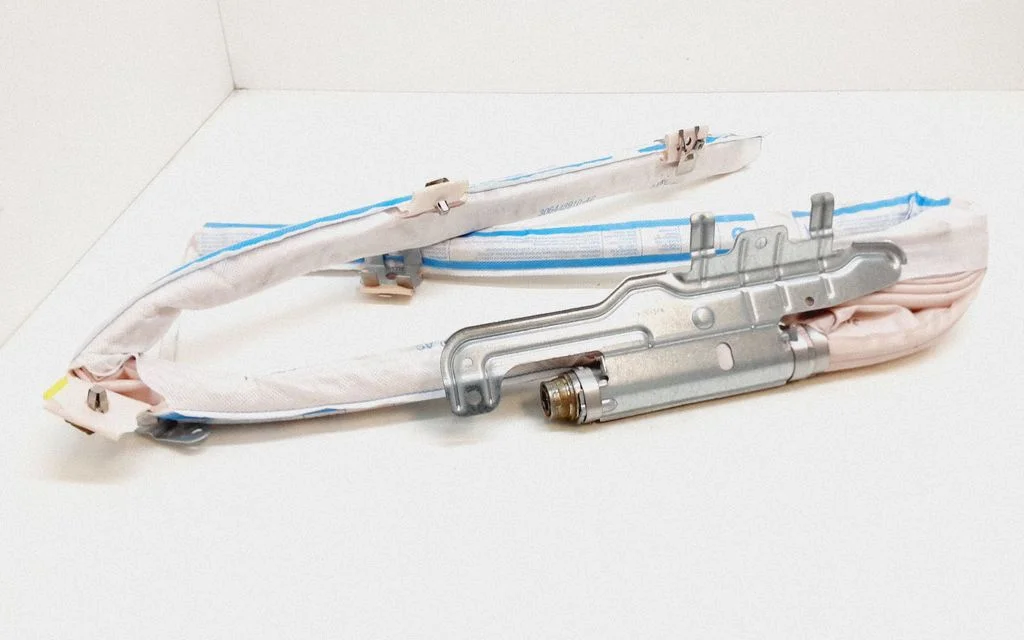 Katuse turvapadi (kardin) – BMW 5-seeria F10 F11 (2009-2016)