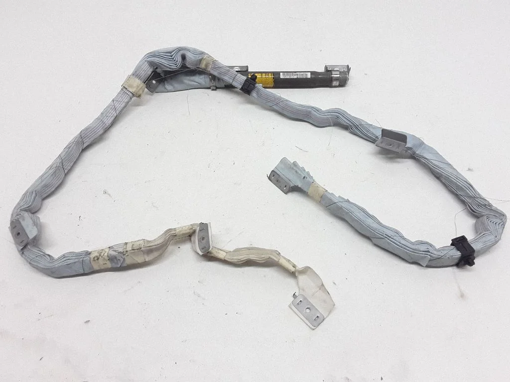 Roof airbag – left