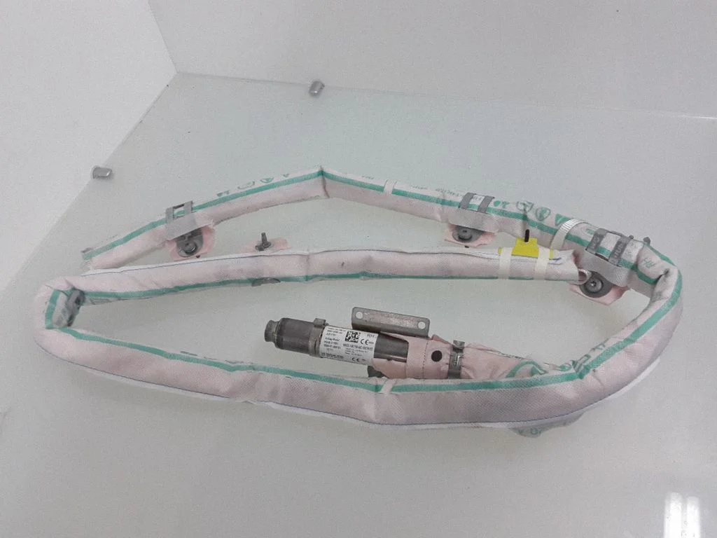 Roof airbag – right