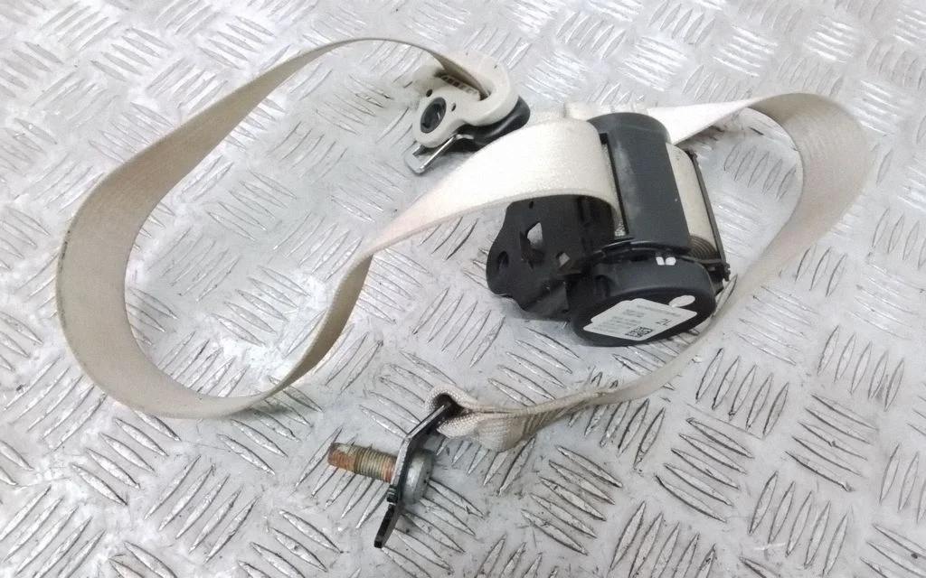 Aizmugurējā drošības josta 6361235