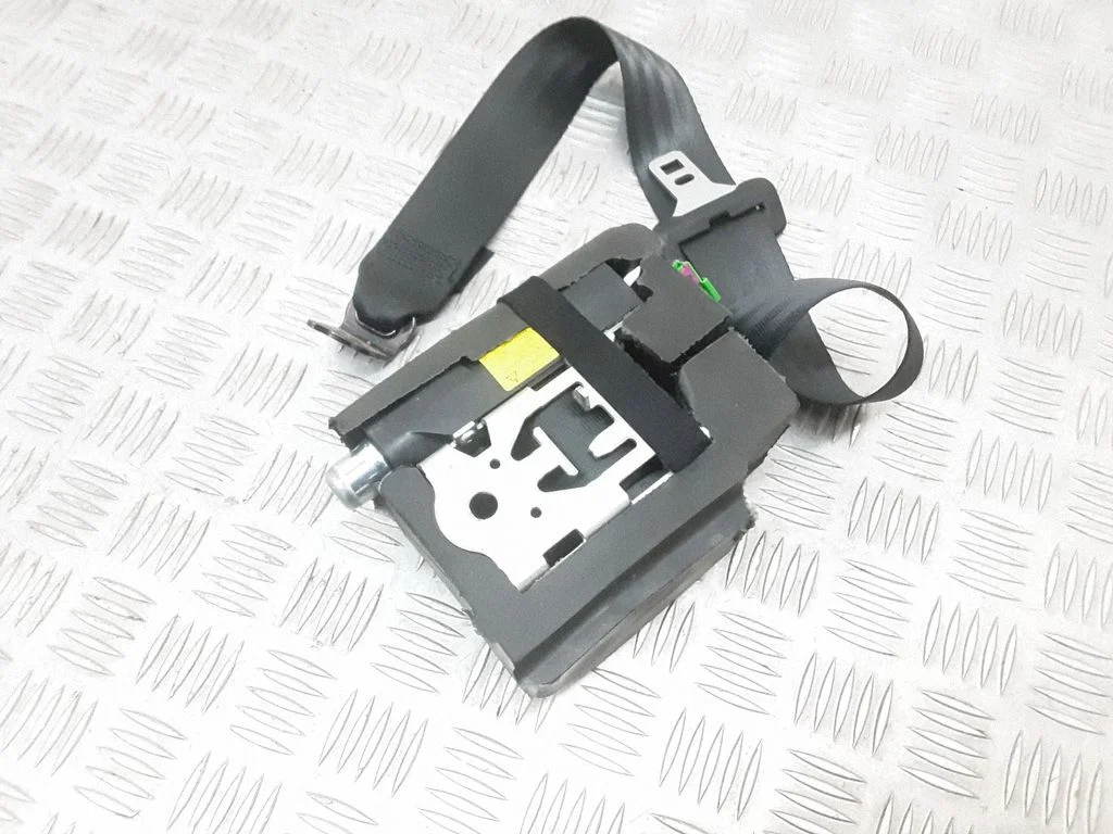 Rear seatbelt 39801842