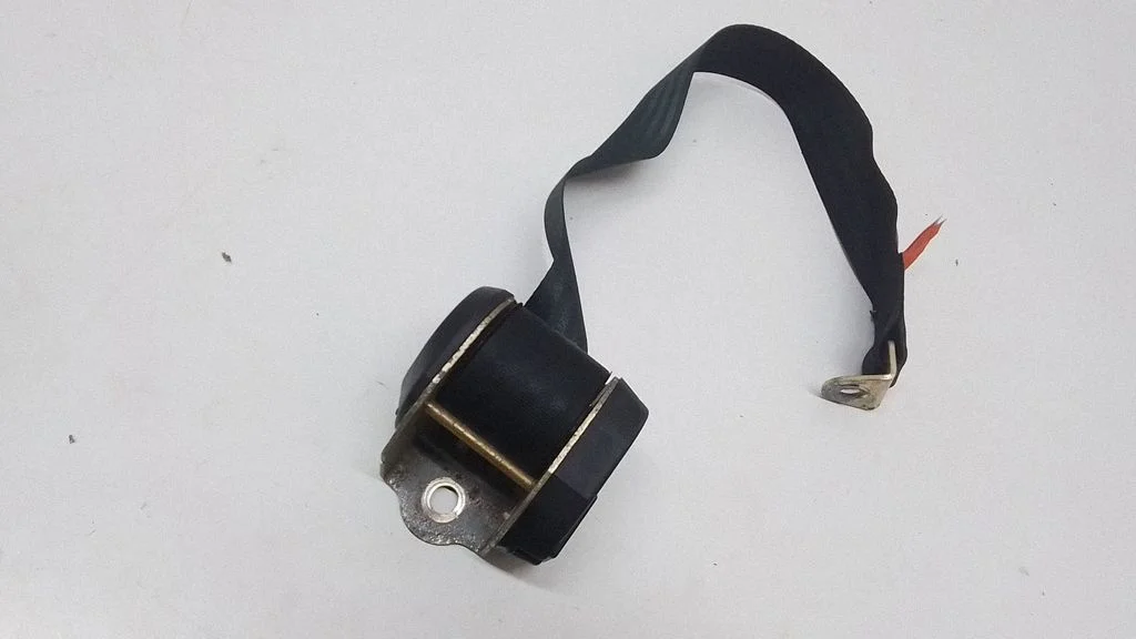 Aizmugurējā drošības josta UB70013