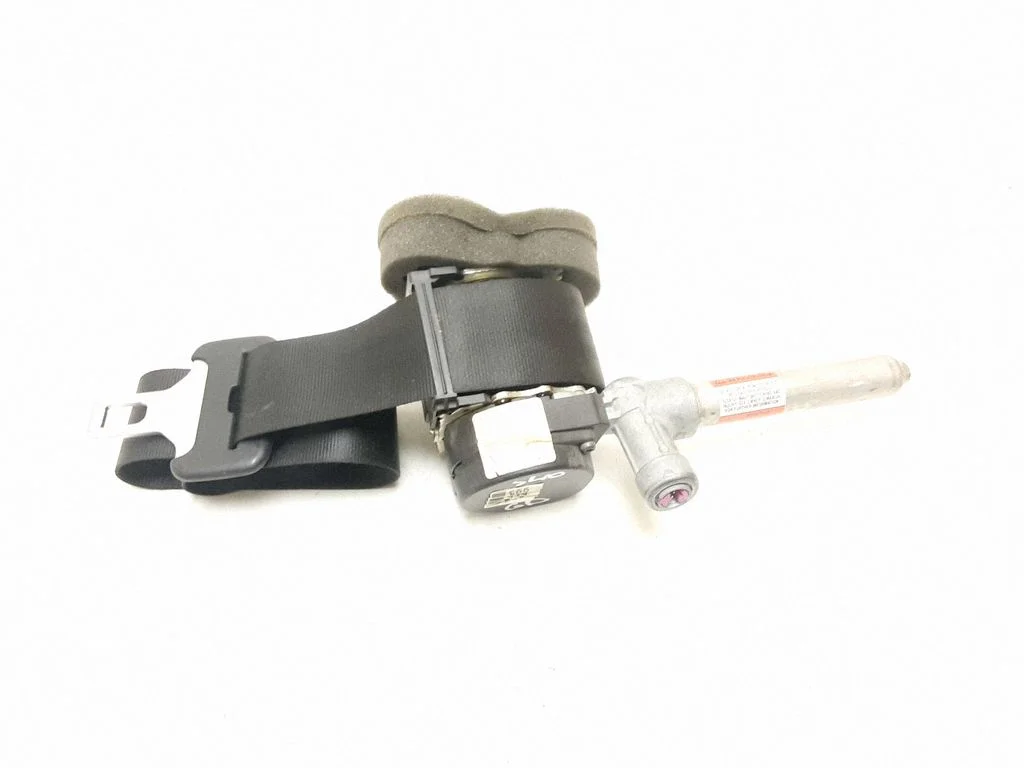 Rear seatbelt 8639549