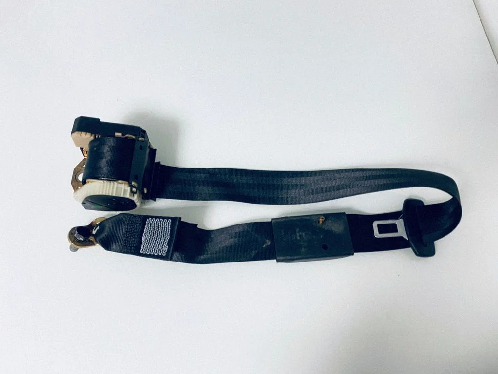 Tagumine turvavöö – tagumine vasak