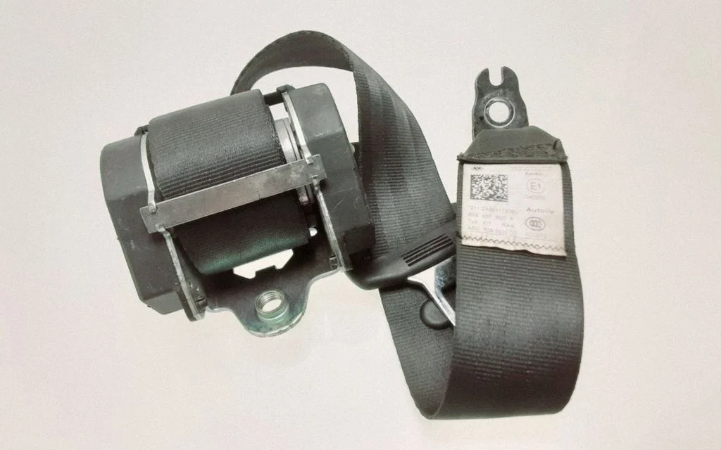 Rear seatbelt – rear left