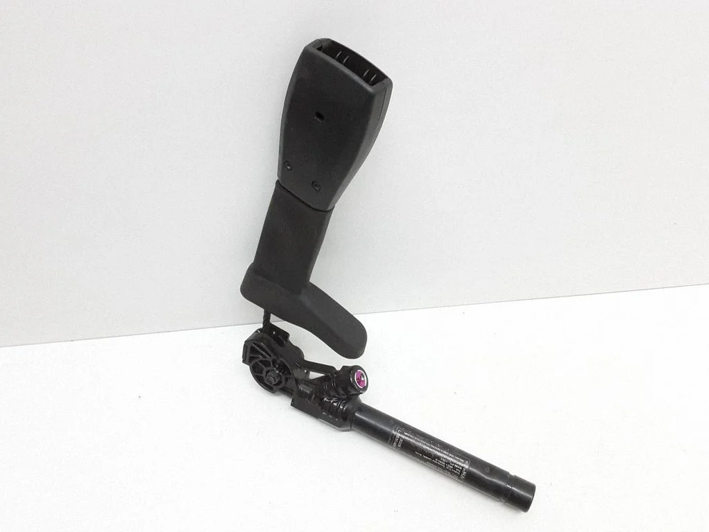 Front seatbelt buckle – Volvo XC60 (2009-2013)