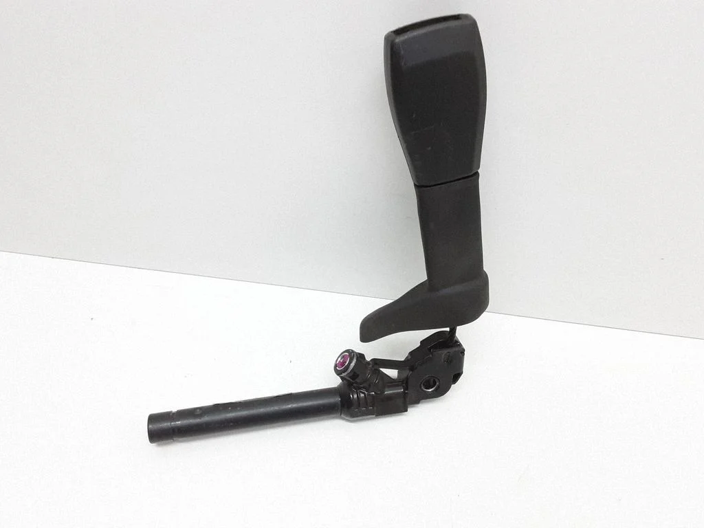 Front seatbelt buckle – Volvo XC60 (2009-2013)