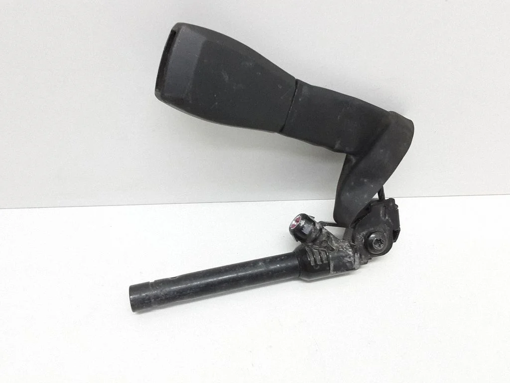Front seatbelt buckle – Volvo XC60 (2009-2013)