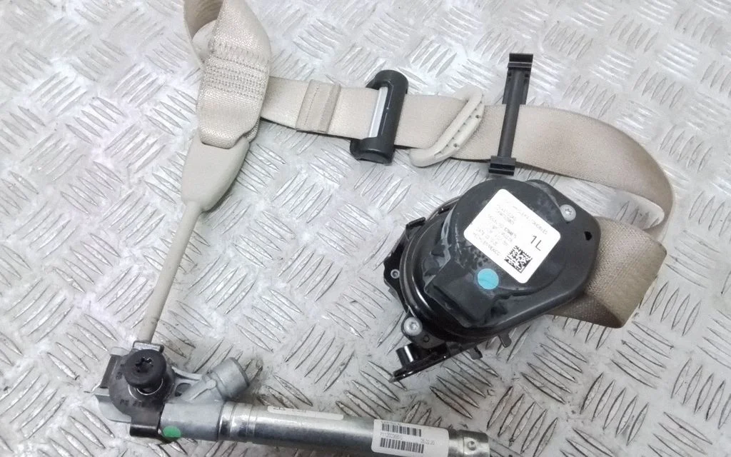 Priekšējā drošības josta 630008000F