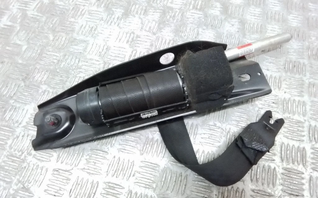 Front seatbelt – Volvo V70 (2008-2013)