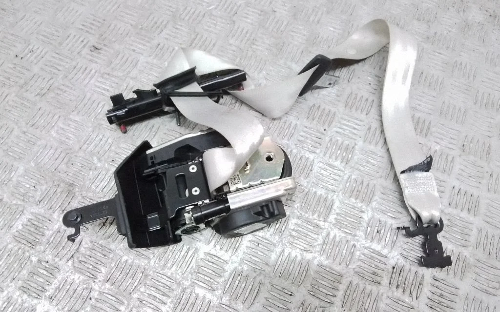 Front seatbelt – Volvo S90, V90 (2016-)