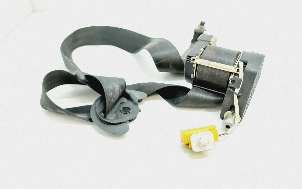 Front seatbelt – Volkswagen Touran I (2003-2010)