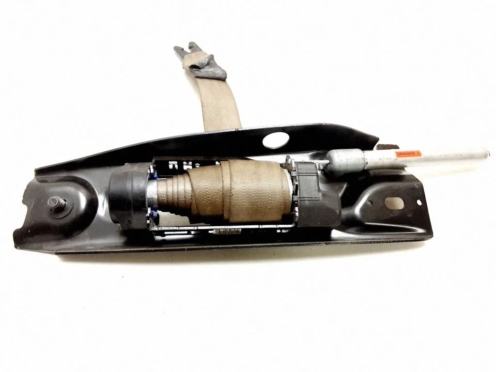 Front seatbelt – Volvo V70 (2008-2013)