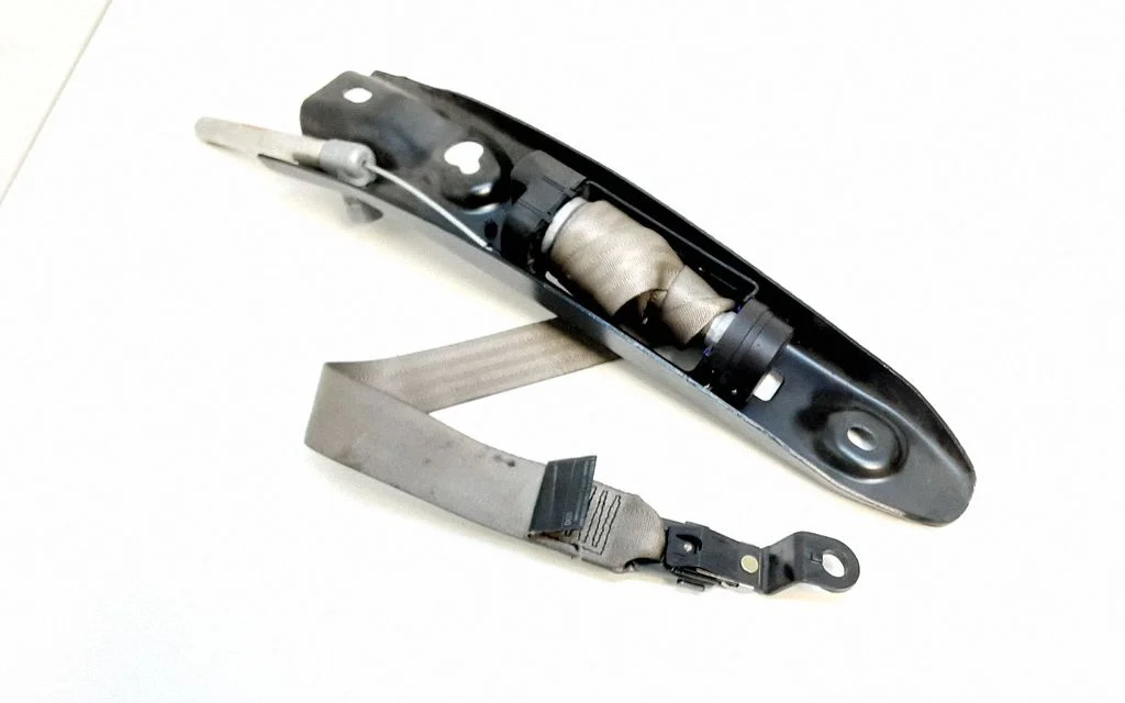 Front seatbelt – Volvo XC90 (2003-2006)