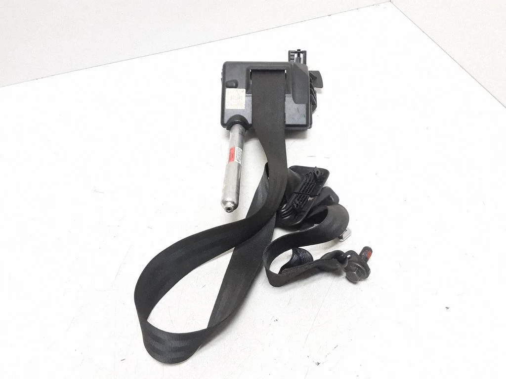 Middle seatbelt (rear) – Volvo V60 (2011-2013)