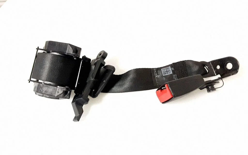 Middle seatbelt (rear) 561857807