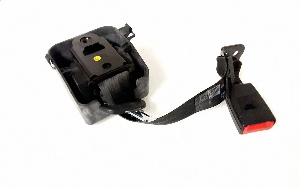 Middle seatbelt (rear) 561857807