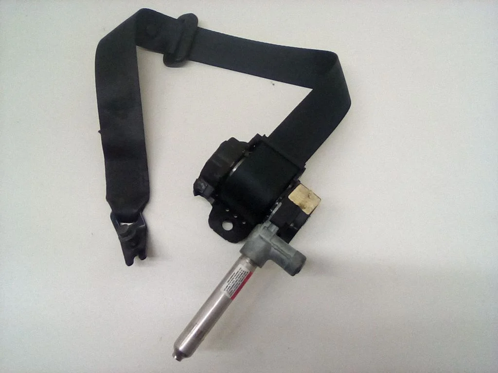 Middle seatbelt (rear) – Volvo S80 (2007-2013)