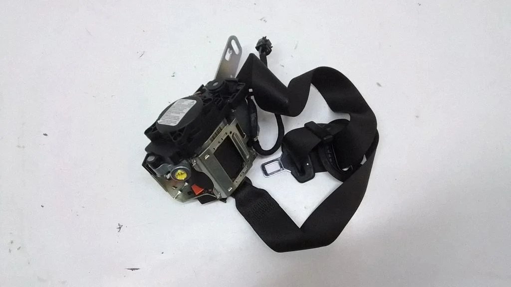 Front seatbelt 9164056