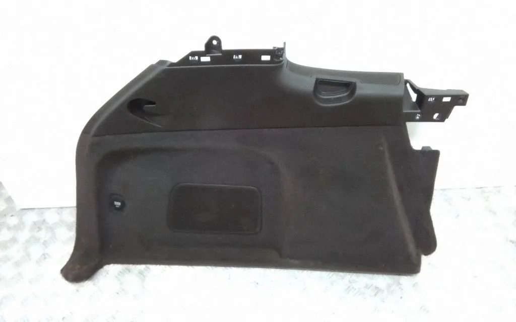 Dolny panel boczny bagażnika – Porsche Cayenne (92A) (2010-2017)
